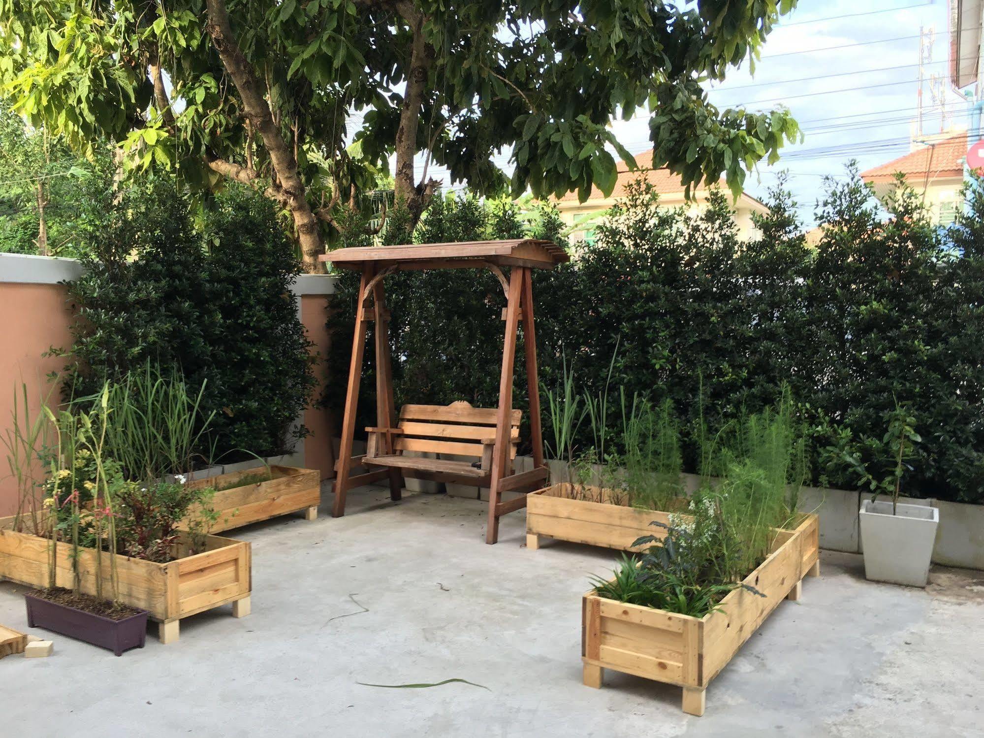 Wanmai Herb Garden Bangkok Bagian luar foto